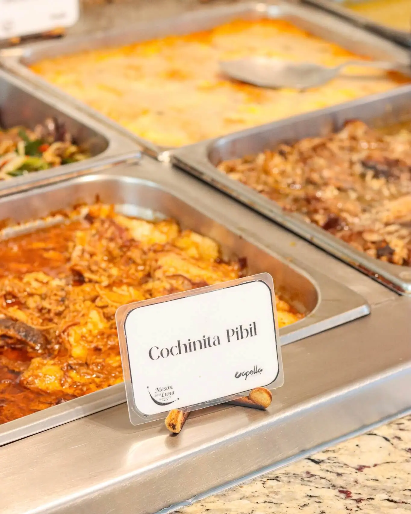 buffet de cochinita pibil en merida en el restaurante capella