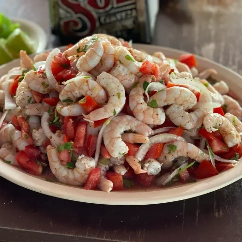 Restaurante de mariscos La Barracuda Seafood, platillo de ceviche del menú