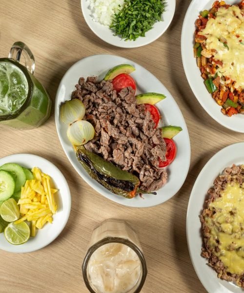 Orden de arrachera acompañada de vegetales