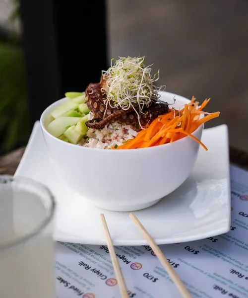 arroz gohan con pulpo en natura rolls