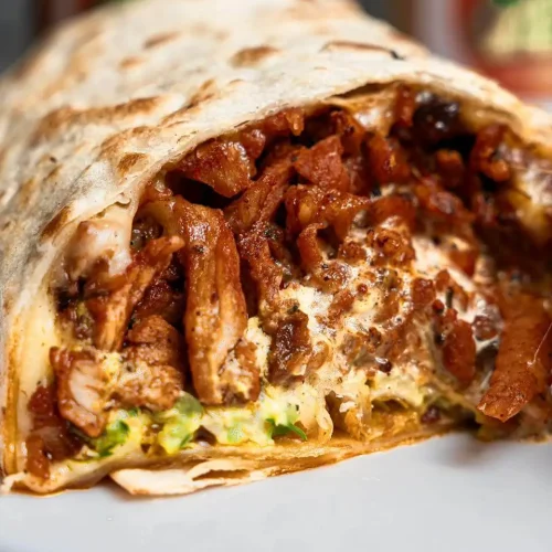 burrito de carne con aguacate en ay taco playa