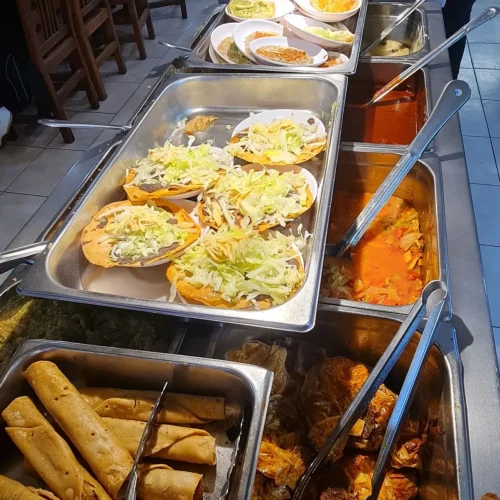 comida buffet poblana