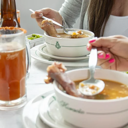 Caldo de consomé de barbacoa en don horacio