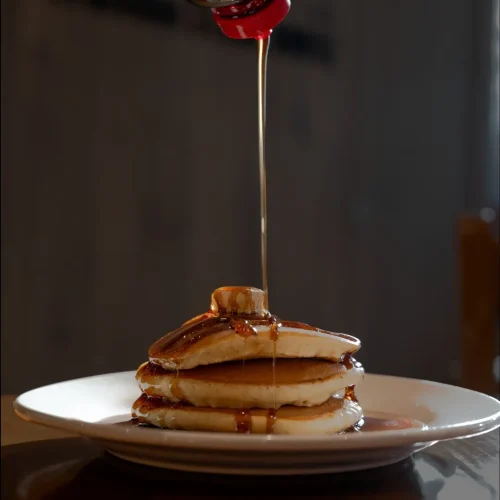 Desayuno hot cakes en ipanemas grill restaurante en la quinta avenida playa del carmen