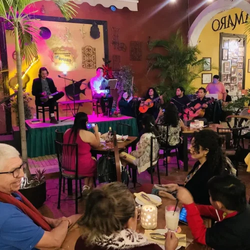 música en vivo en el restaurante amaro en mérida