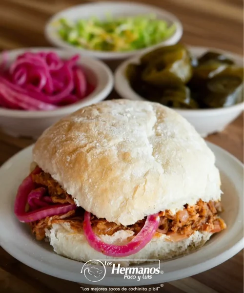 pambazo de cochinita pibil en xalapa restaurante los hermanos paco y luis