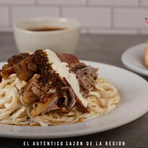 Lechón con pasta alfredo restaurante yam bo en orizaba