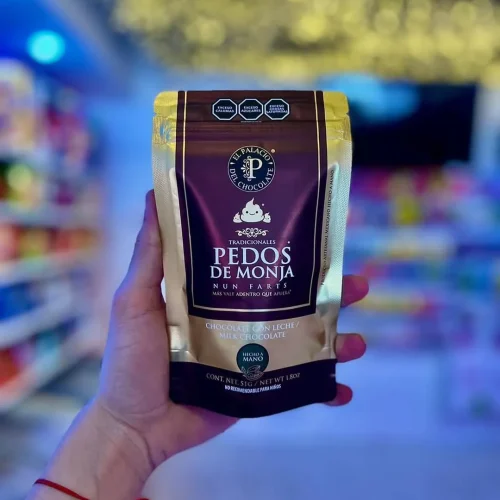 Dulce tipico de queretaro pedos de monja en la tienda kokorocao