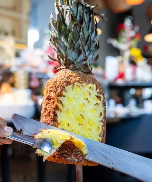 Piña con canela platillo auténtico en costelao buffet playa