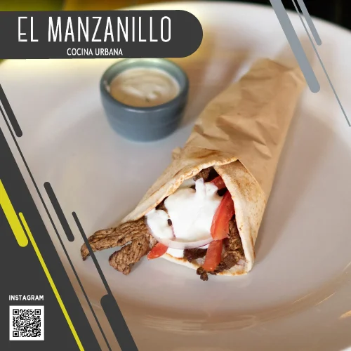 Taquito arabe con su aderezo en el restaurante el manzanillo
