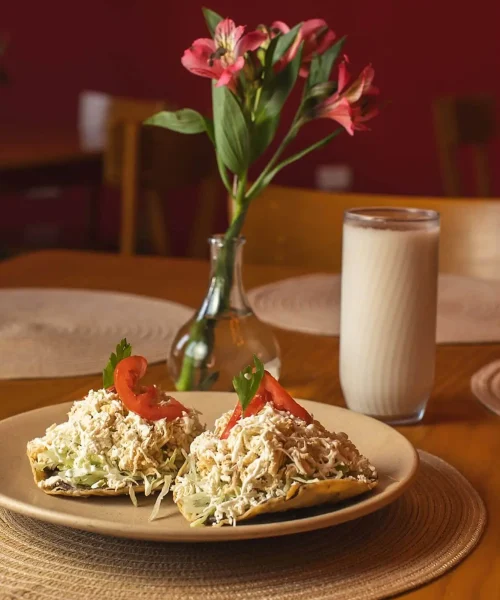 tostadas doña raquel en el restaurante casa mercado en coatepec